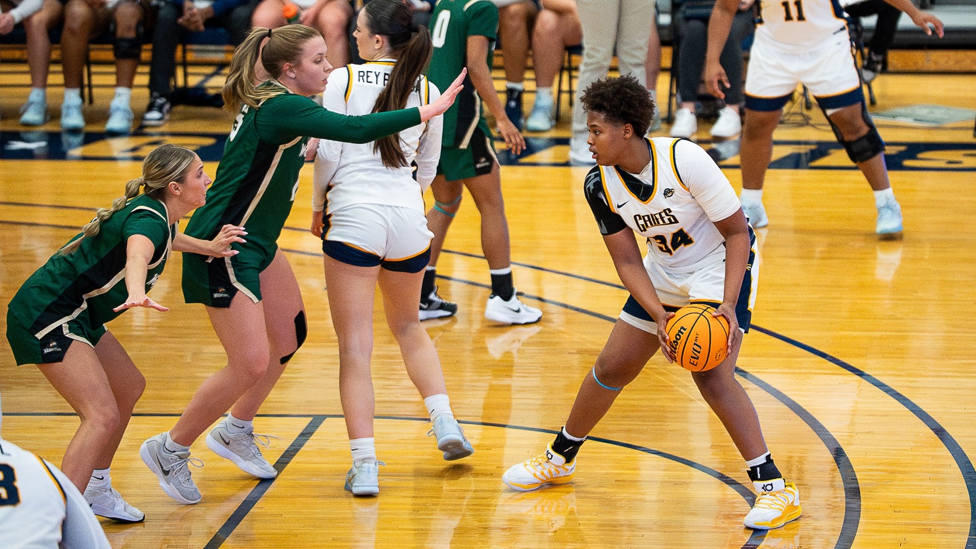 Shariah Gailes shoots a jumper against Wright State at the Koessler Athletic Center in Buffalo, N.Y.