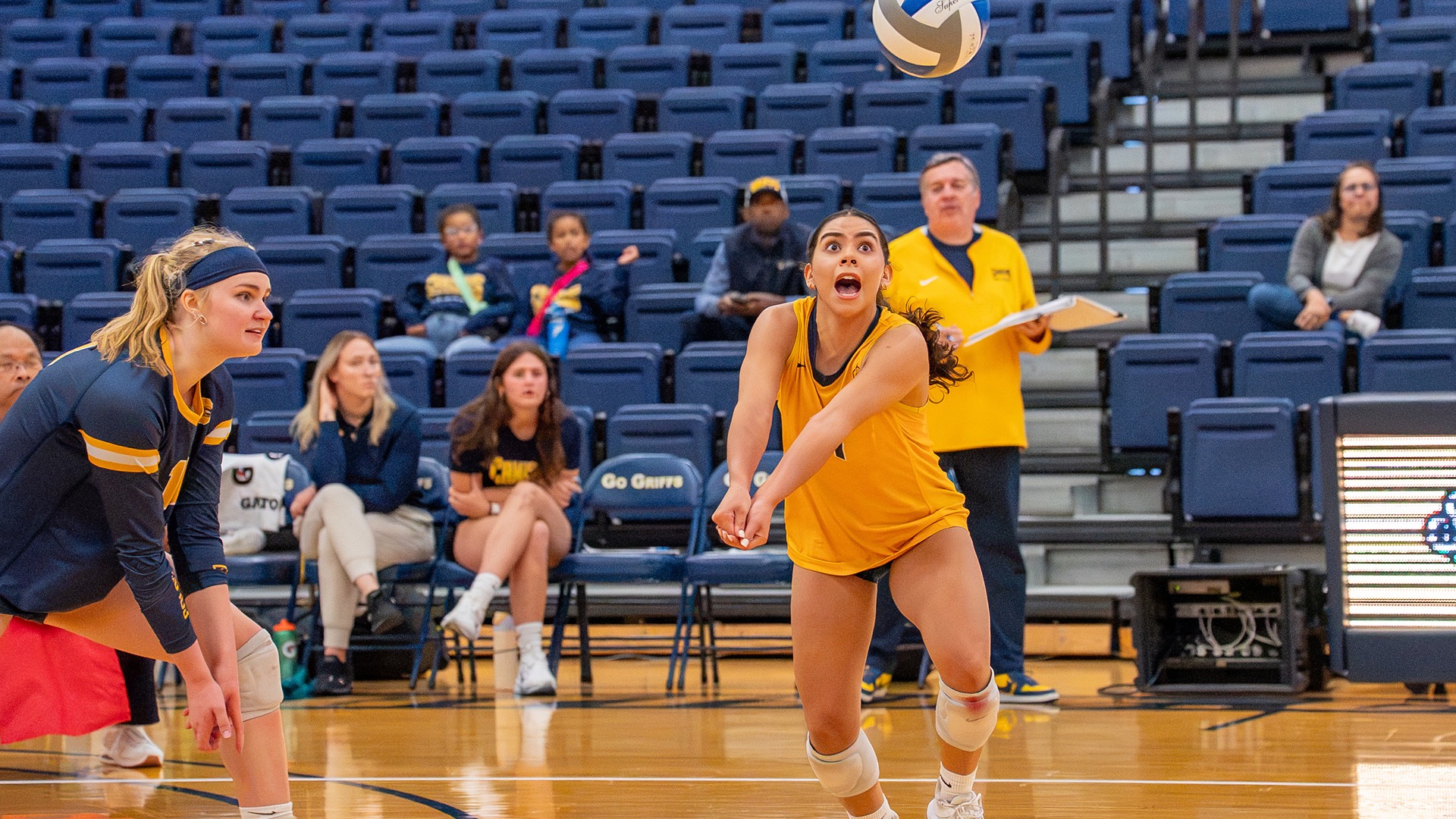 Brenda Reynaga records a dig against Valparaiso