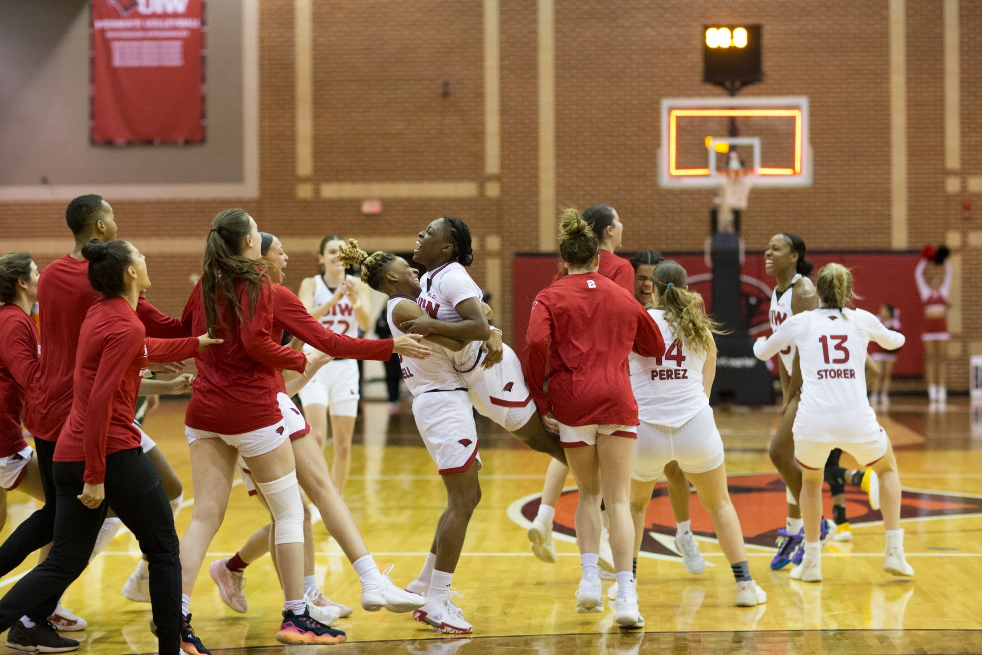 women-s-basketball-comes-out-on-top-with-nail-biting-thriller-over-slu