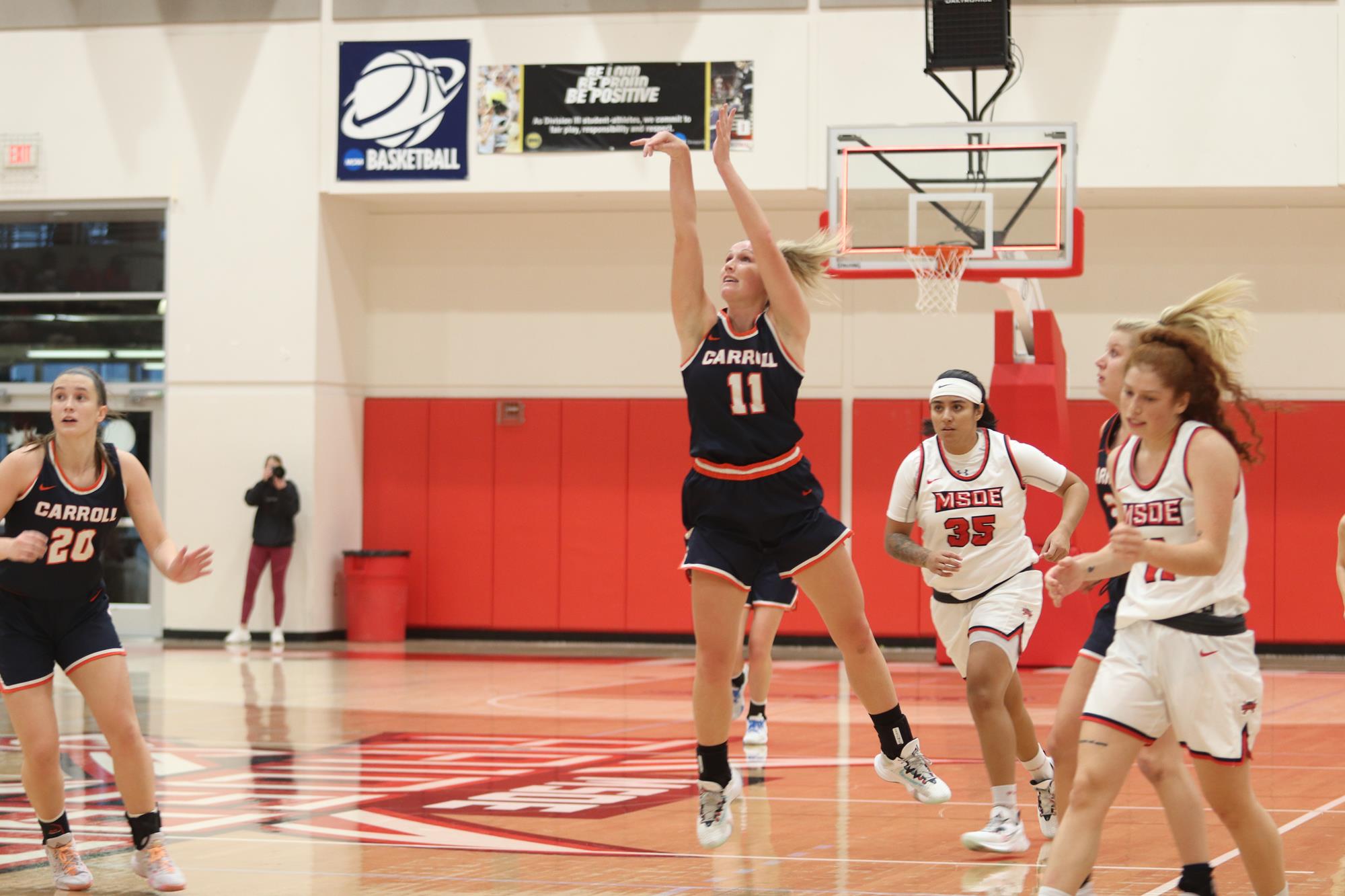 Women’s Basketball Explodes in the First Half for Easy Win Carroll