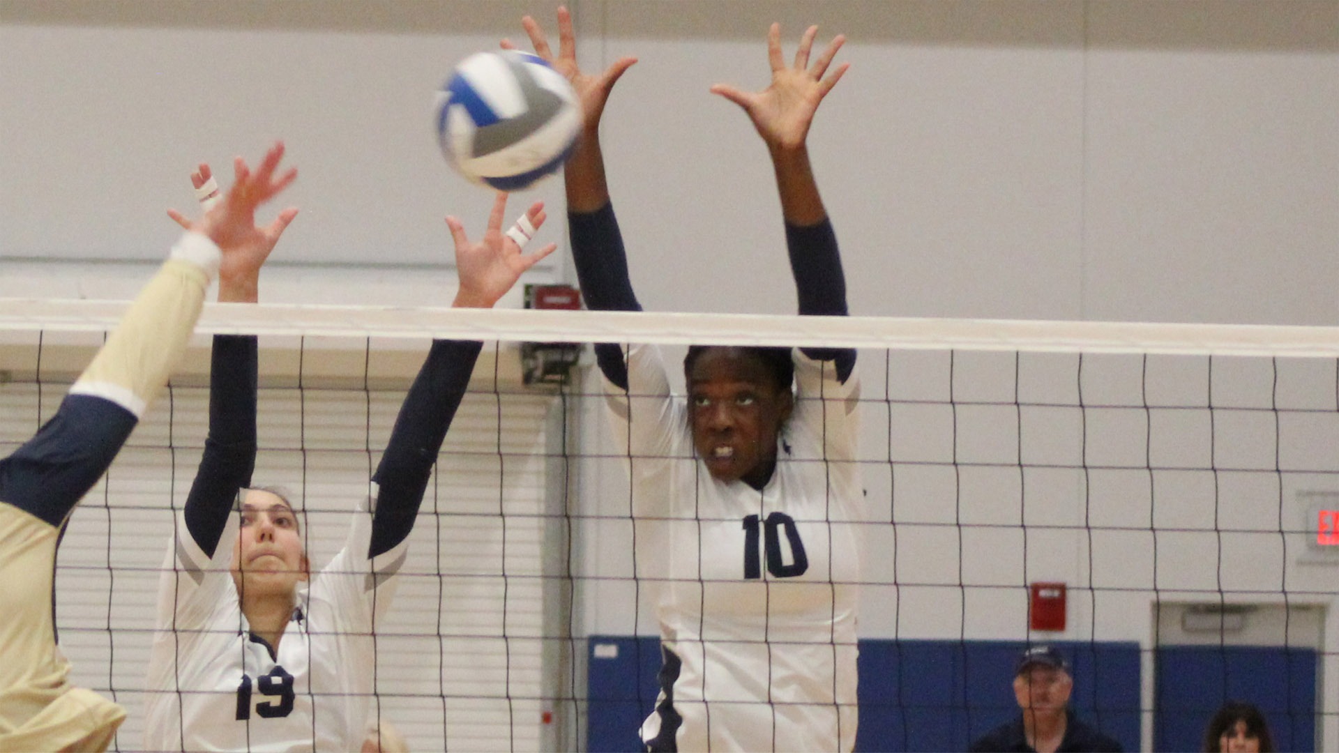 Jennifer Ngo - 2023 - Volleyball - CWRU Athletics