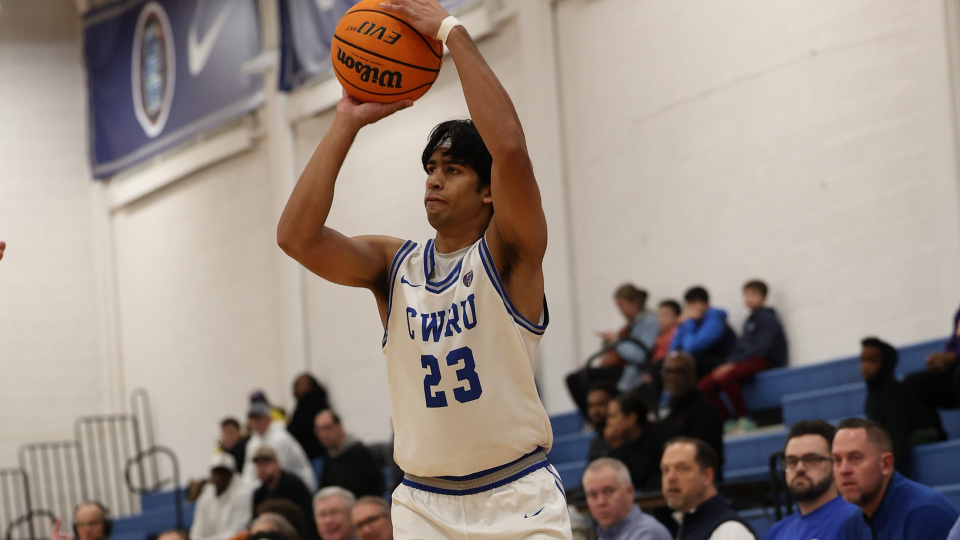 Anand Dharmarajan shooting against Houghton