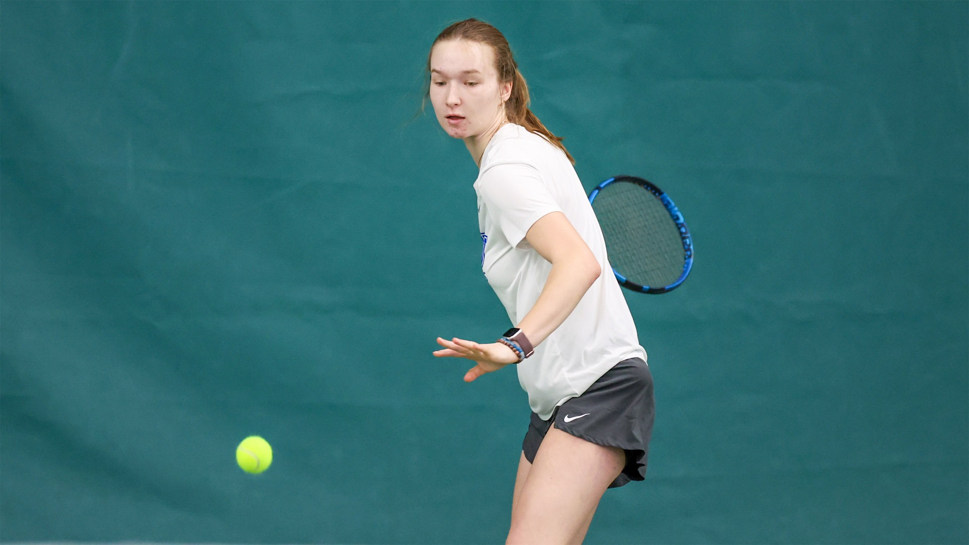 Maya Brink about to hit a forehanded shot