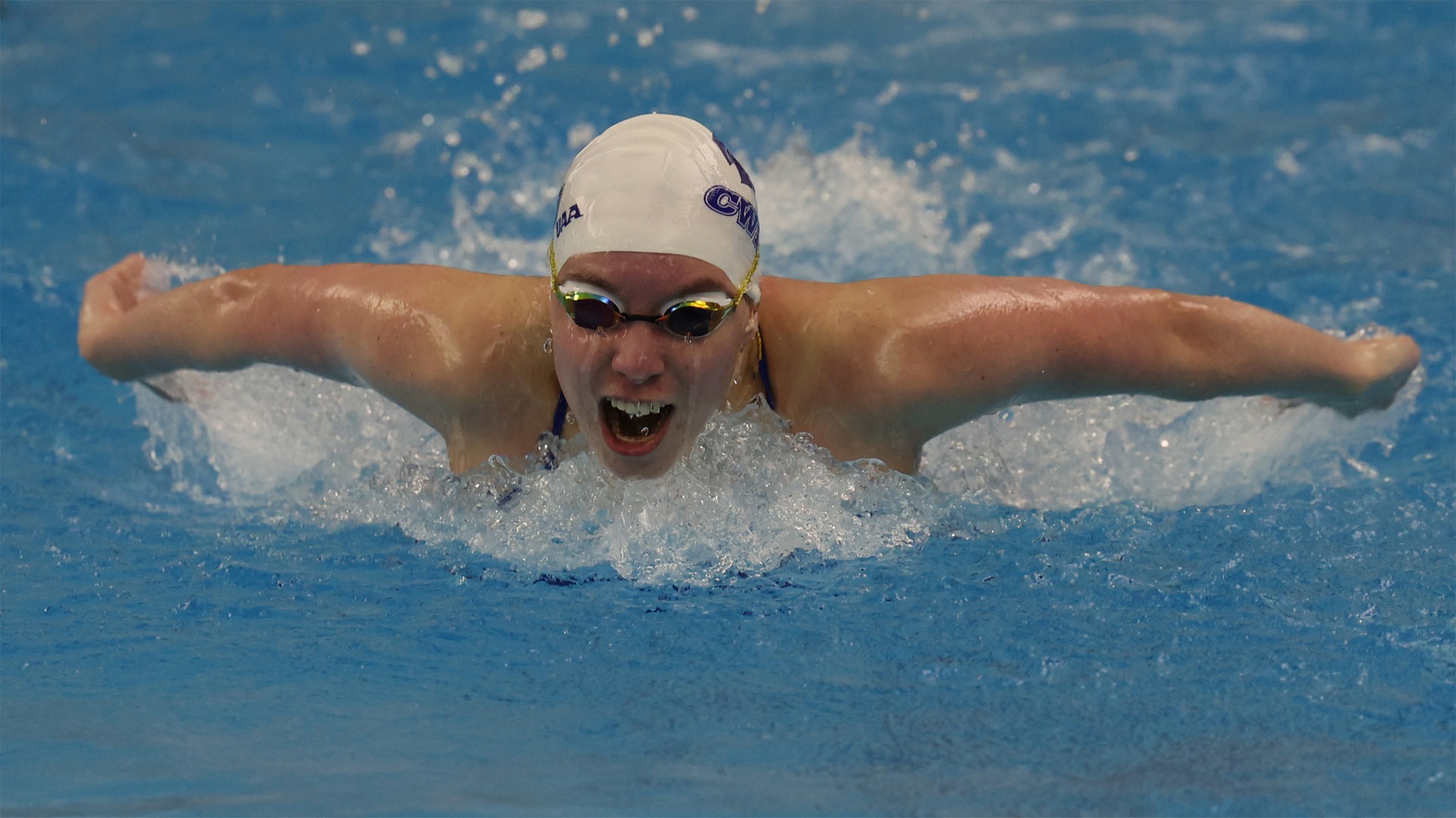 Kailyn Smith swimming the butterfly
