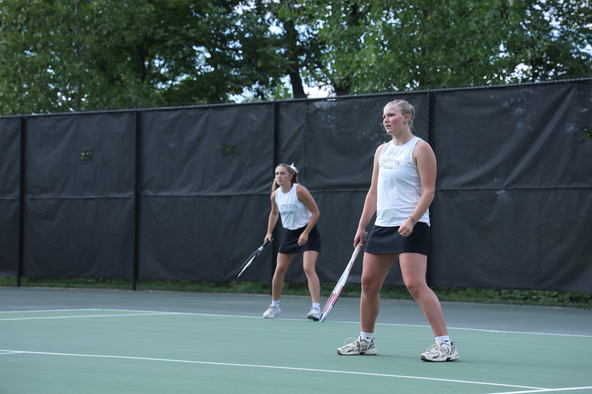 Halle Hipple and Maggie McKearin in doubles play
