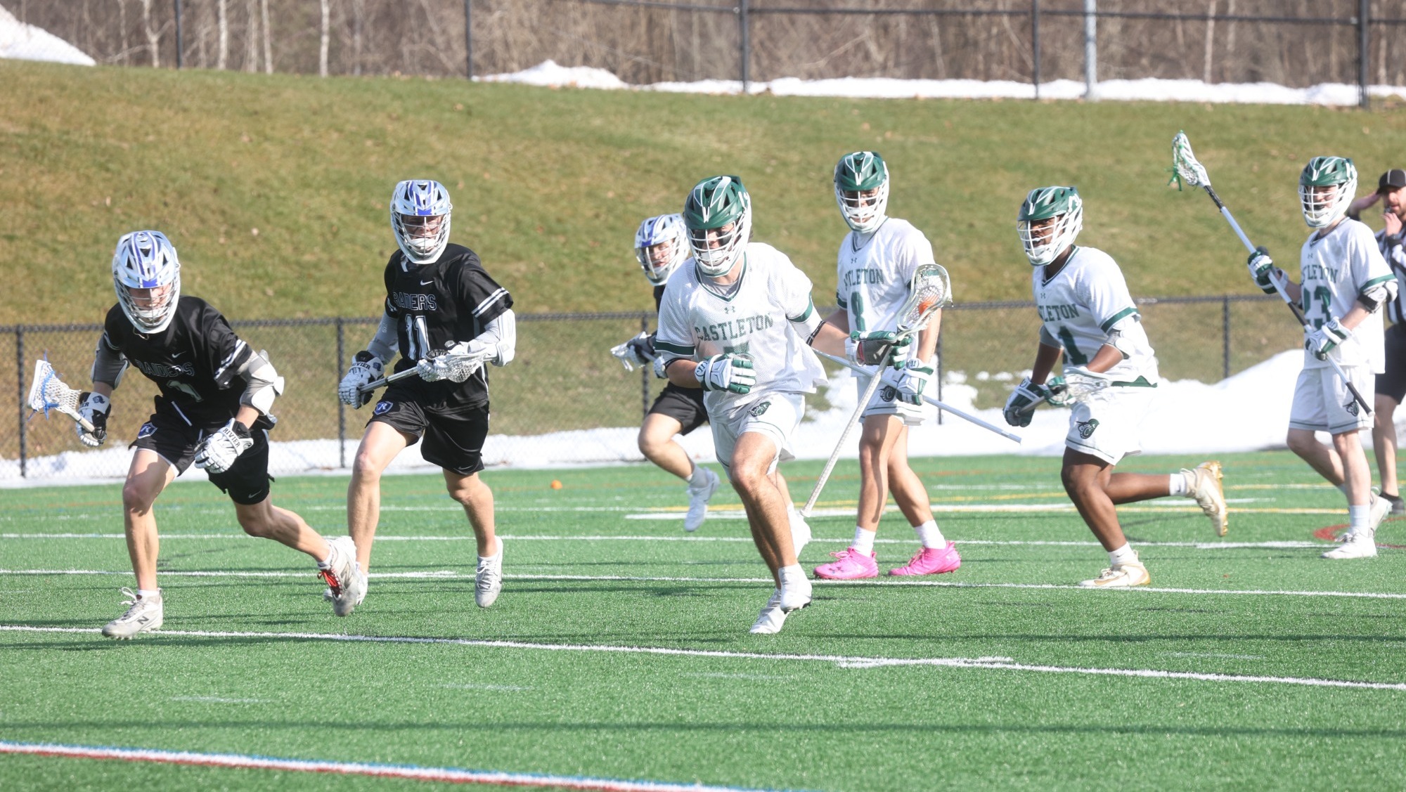 Dolzadelli fights through midfield