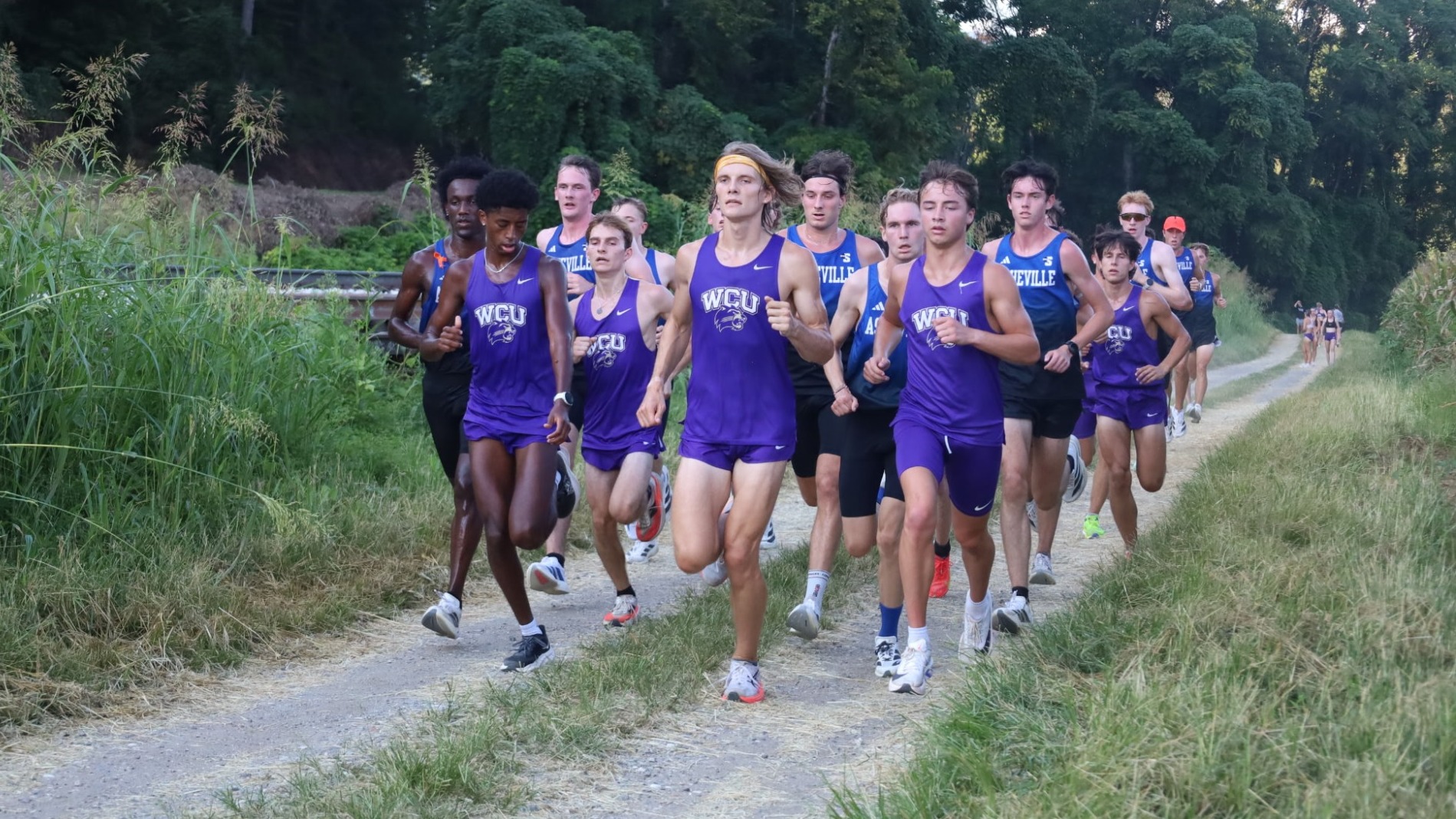 Men's Cross Country at Season Opening Duel in the Valley
