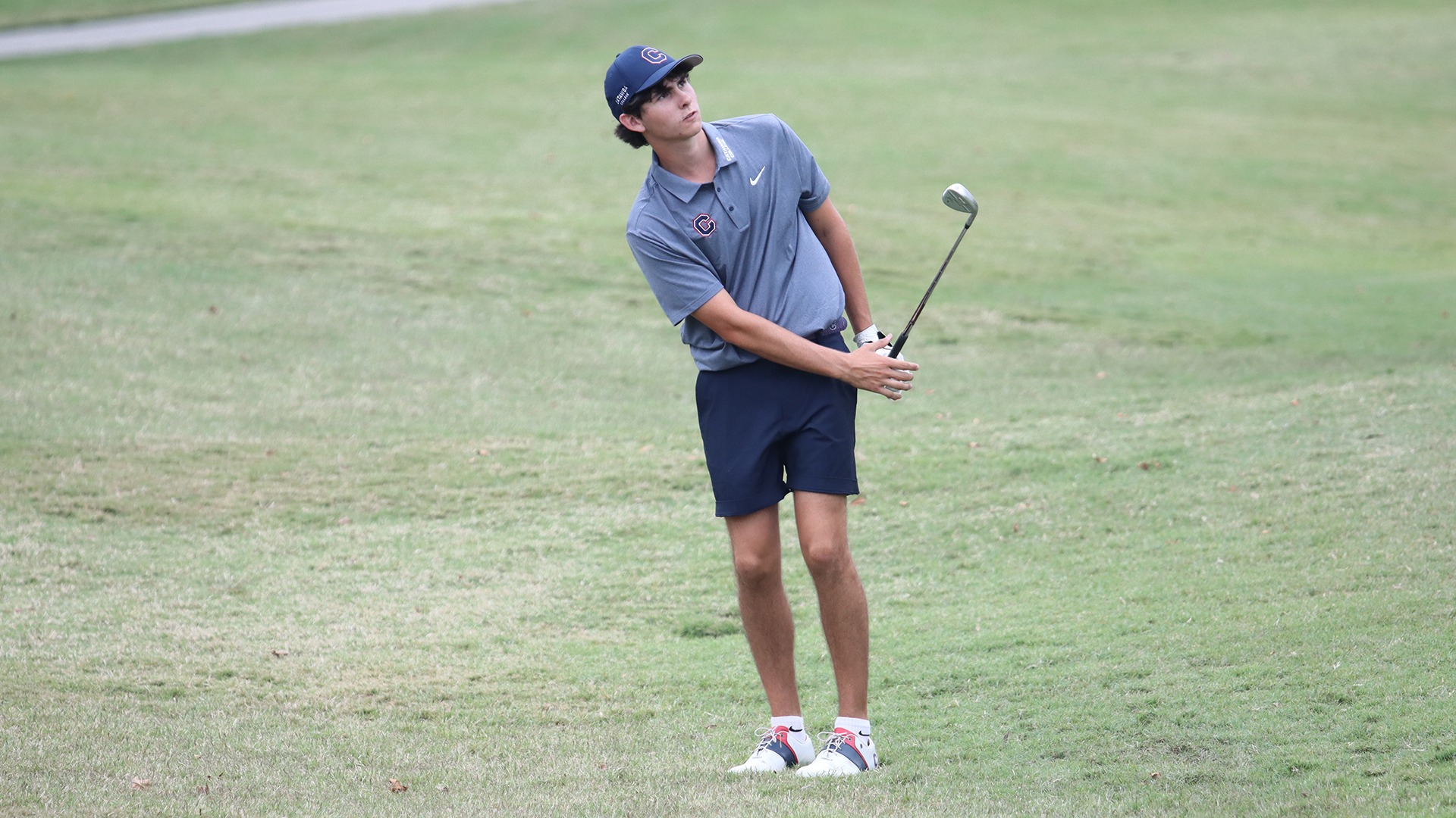 Connor Carter chipping at The Rendleman