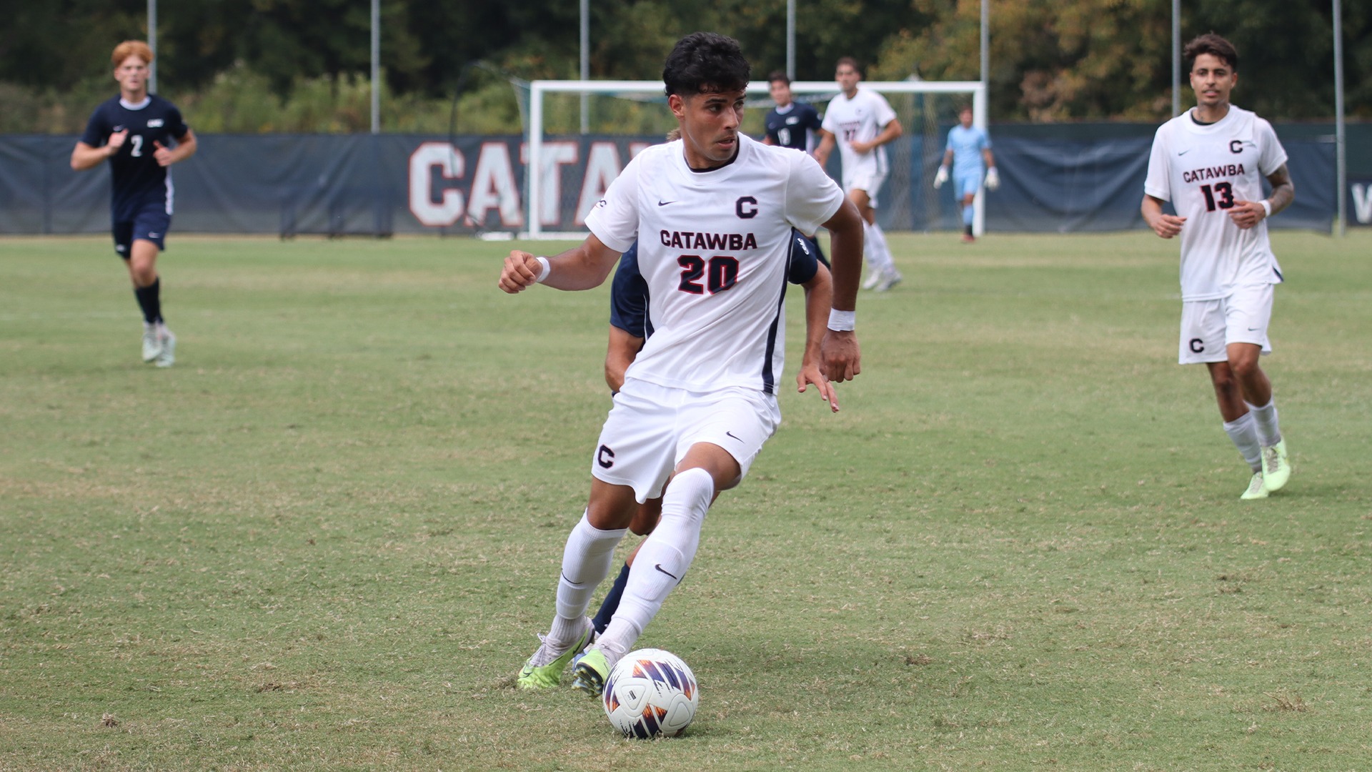 Juan Camilo turning up field against LMU