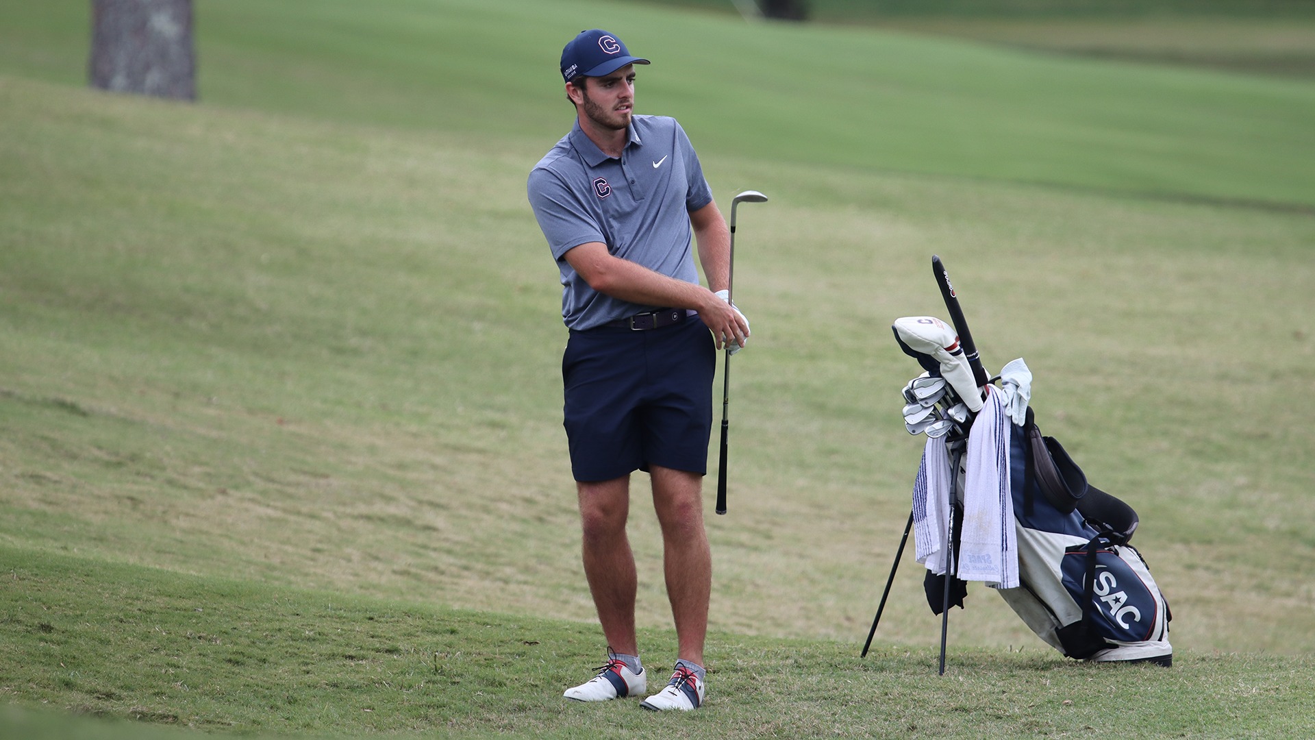 Paul Esnault watching a chip at The Rendleman