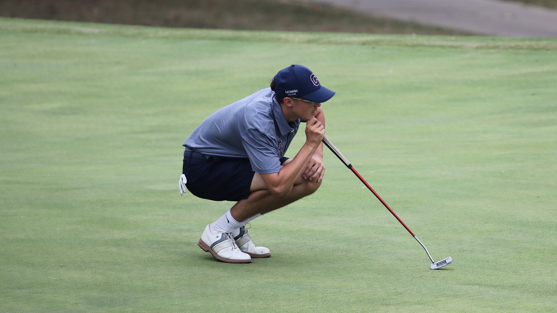 Maxence Bonnet lines up a putt at The Rendleman