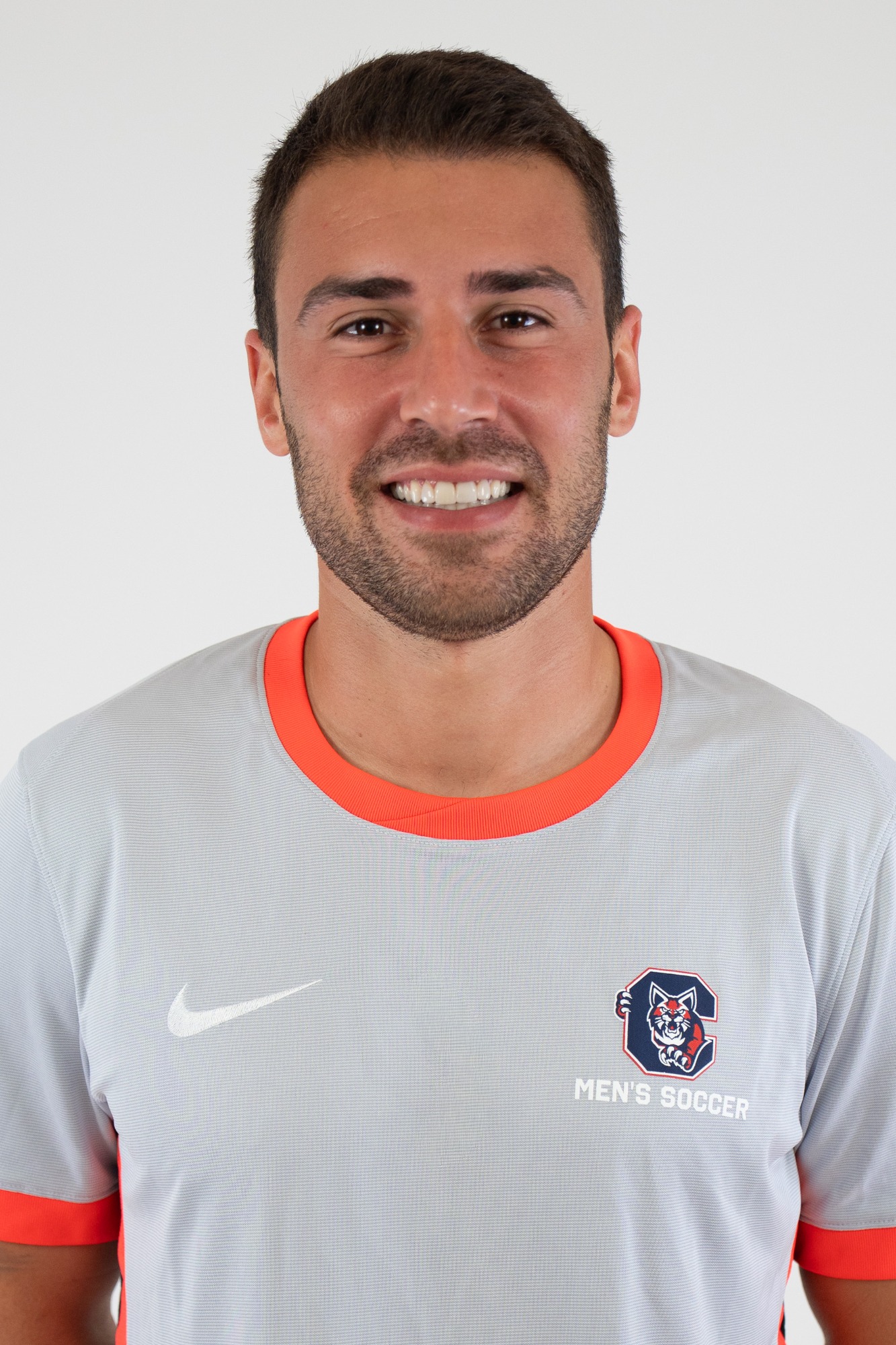 Alex Morais headshot