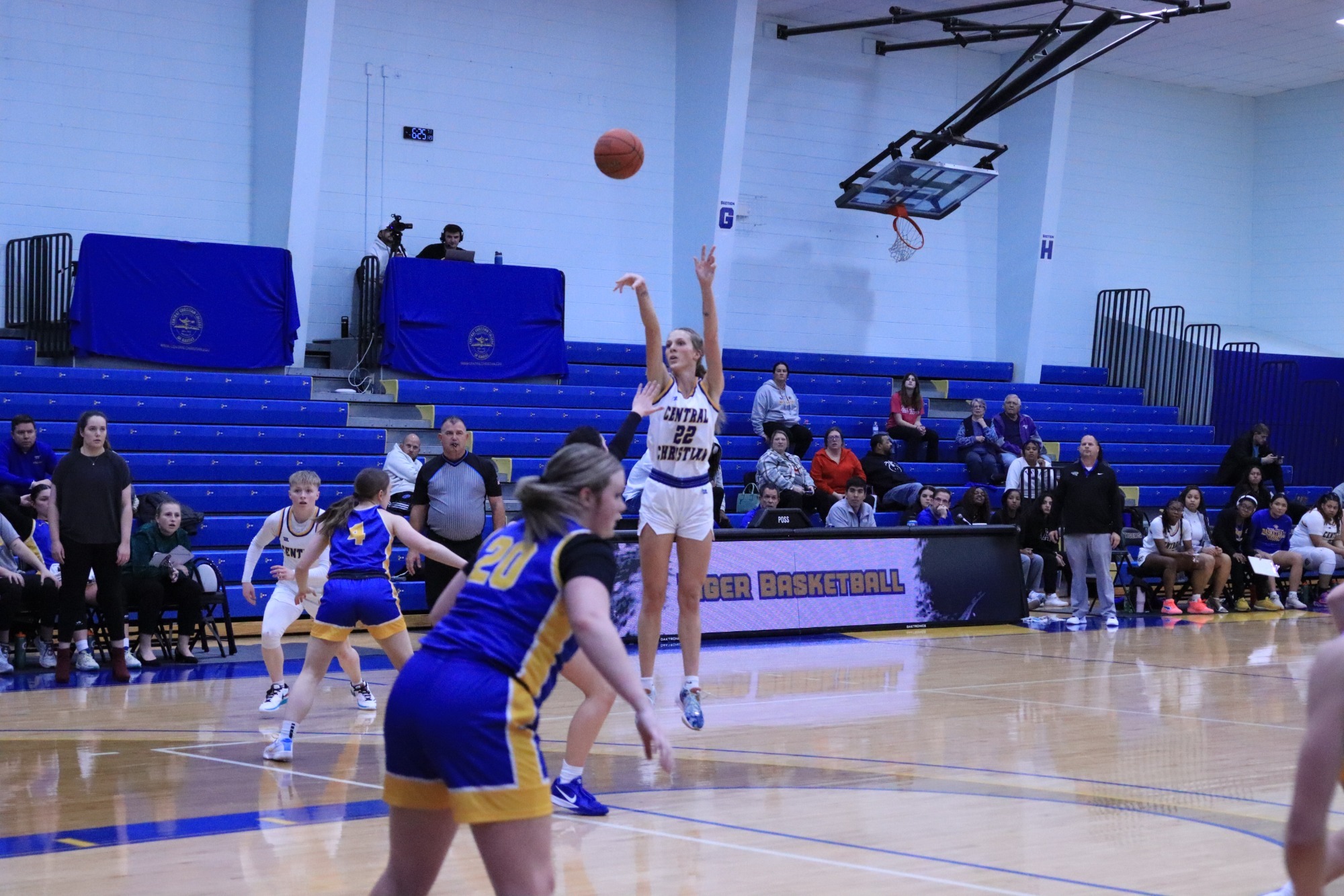 Cristina Laudan vs JBU