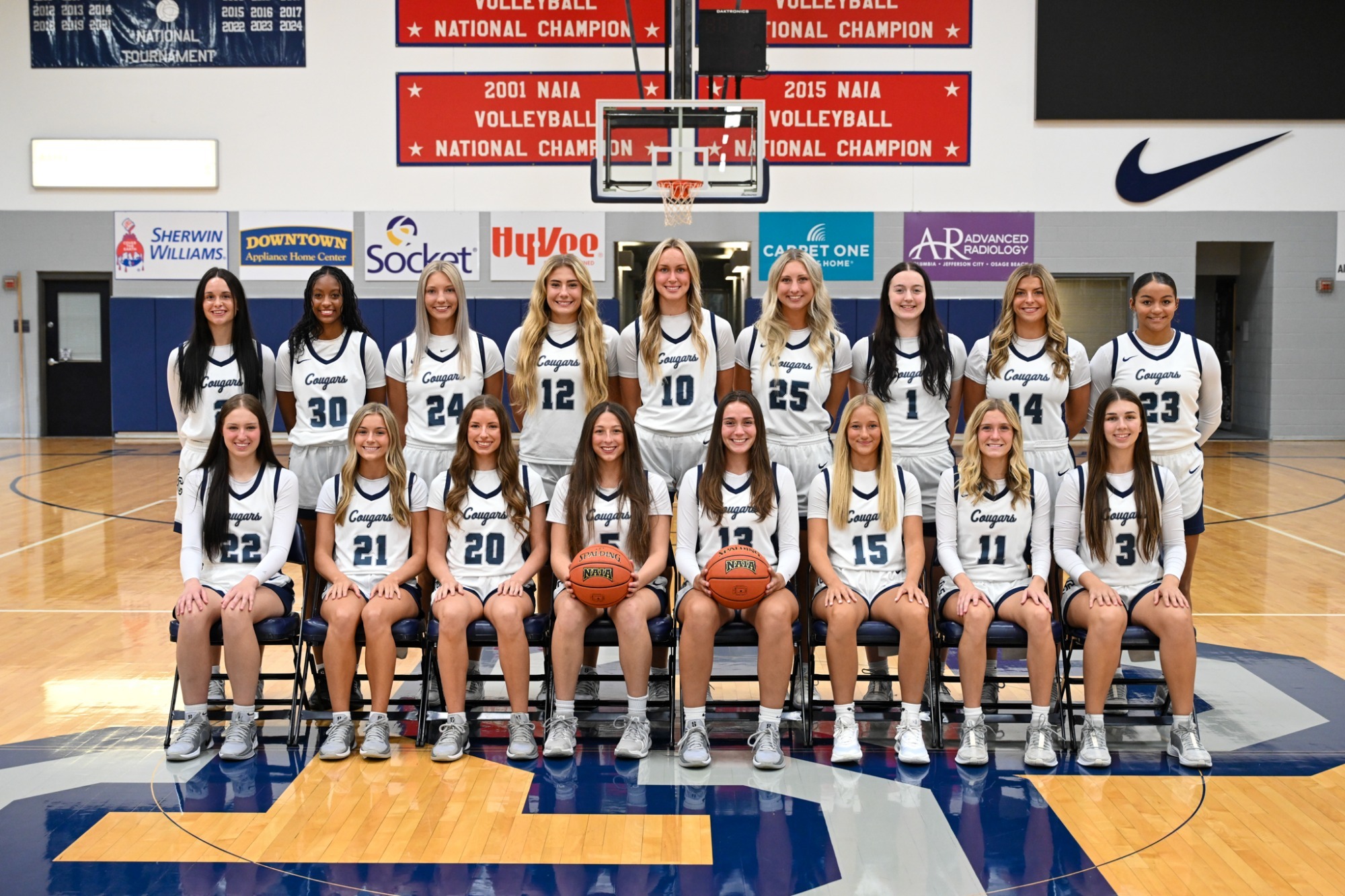 womens basketball team pic
