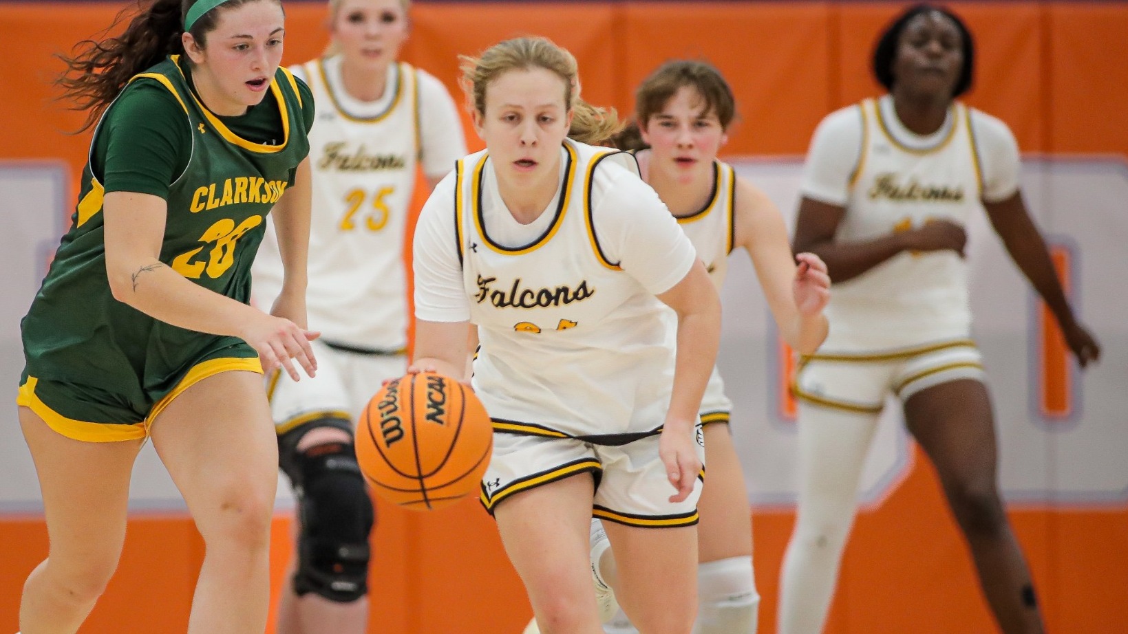 BincaroskyBBAction2526