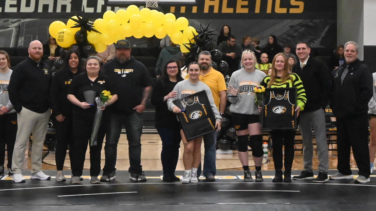 WrestlingSeniorNight2526