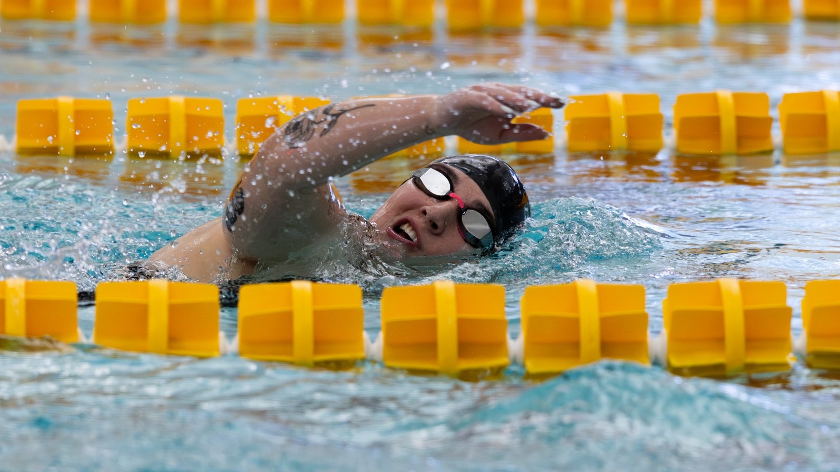 ReinhartSwimAction2526