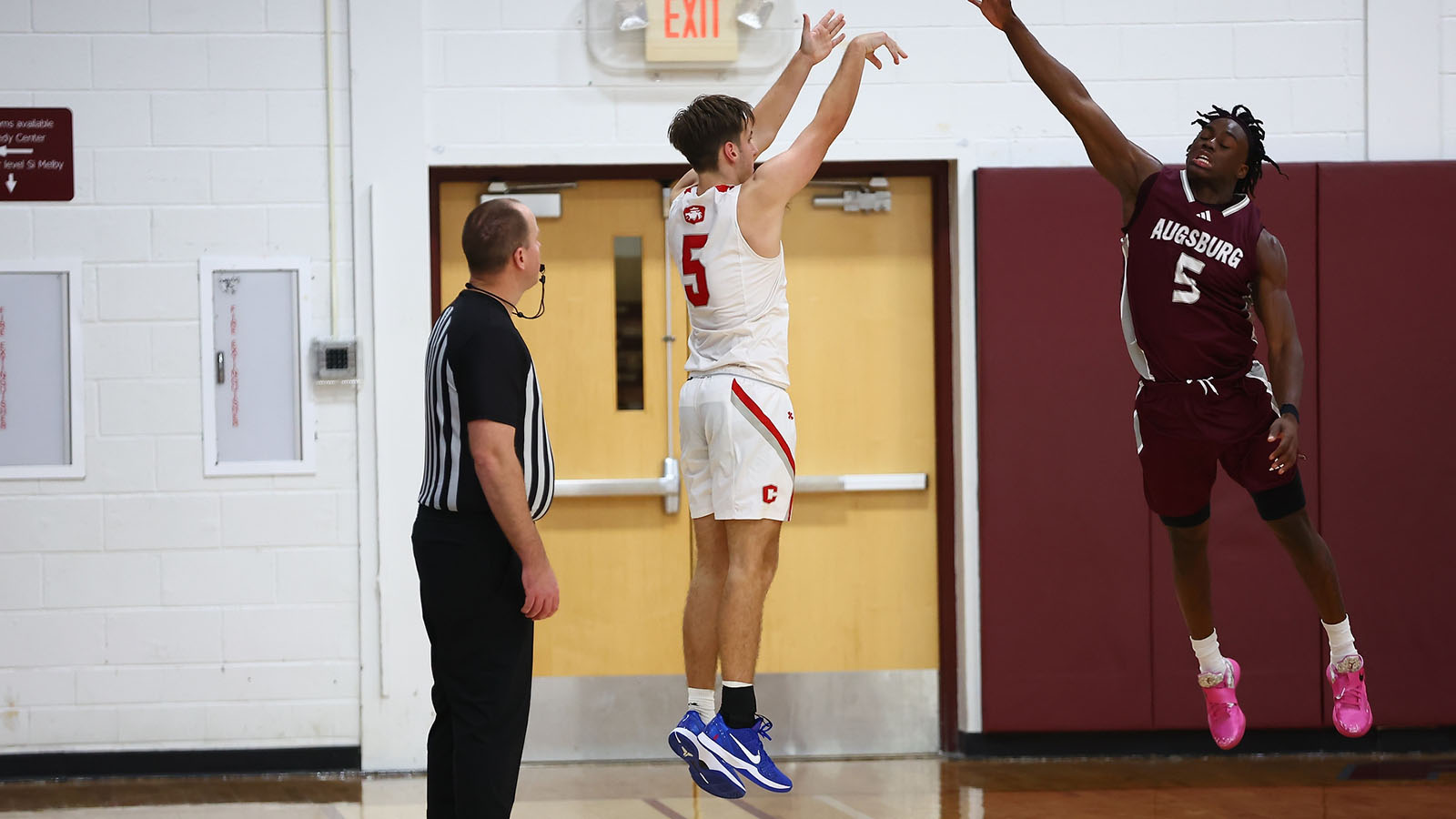 Grant Uecker shoots a jump shot