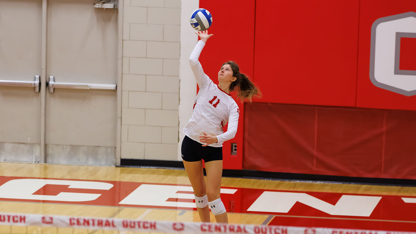 Kaitlyn Mumm service