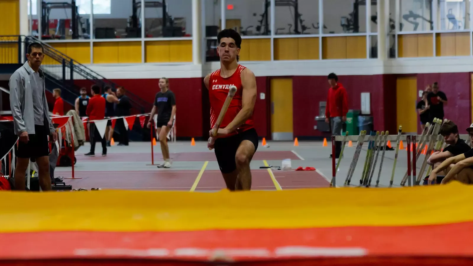Kyle Rogers approaching the pole vault pit