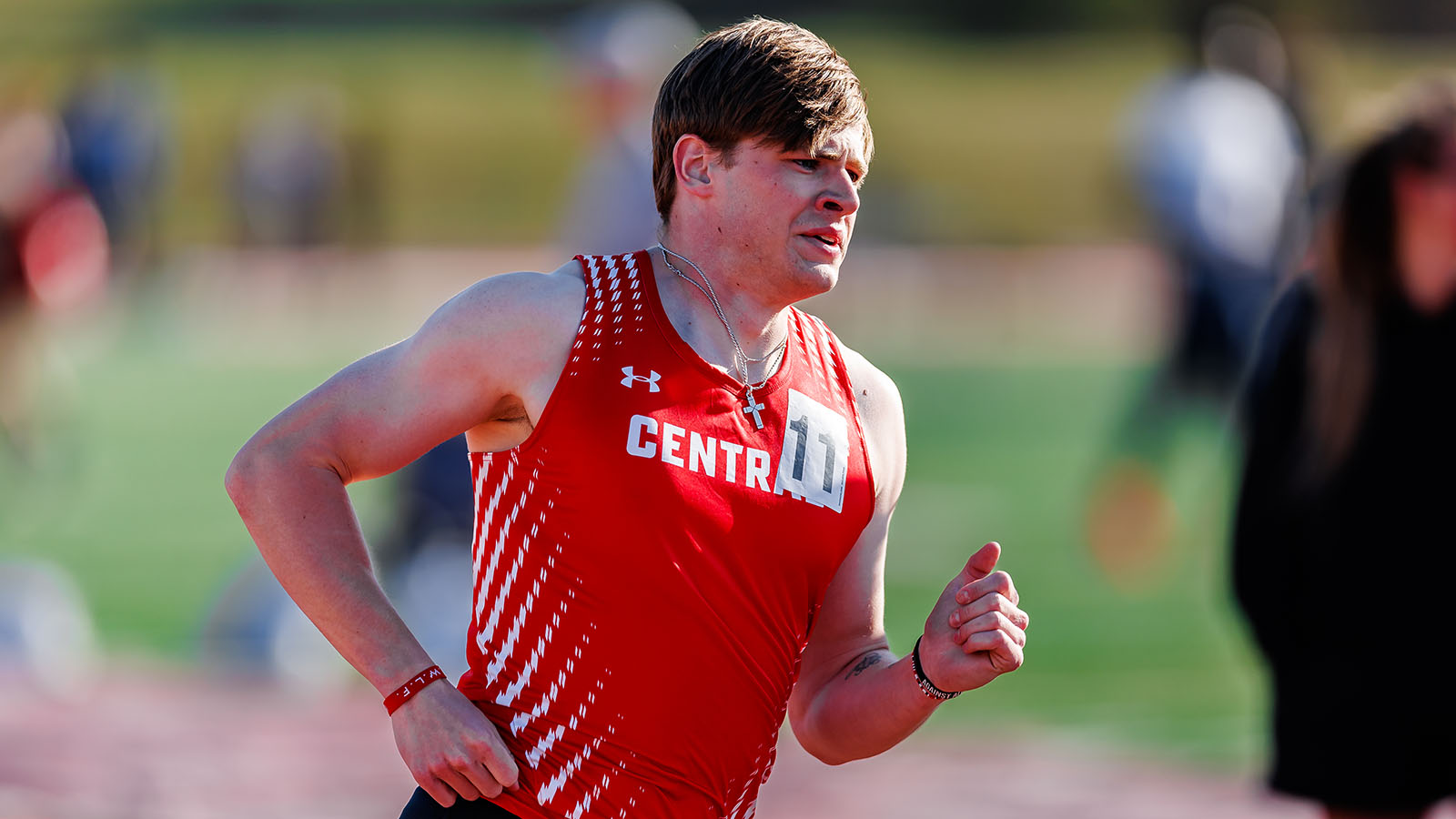 Gabe Feldmann running his race