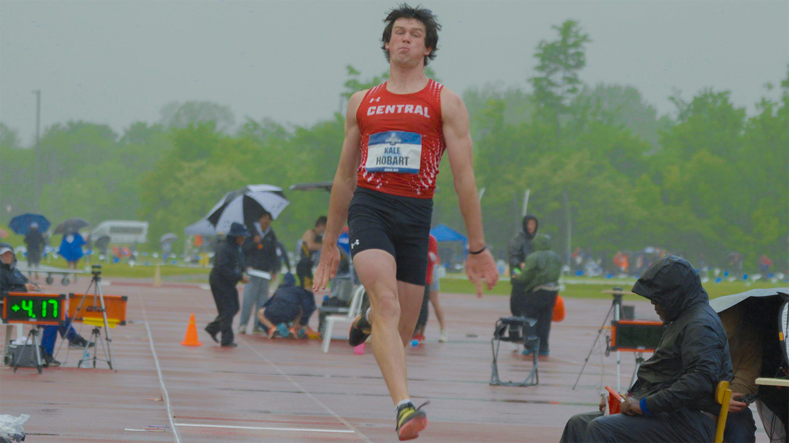 Kale Hobart long jumps in the rain