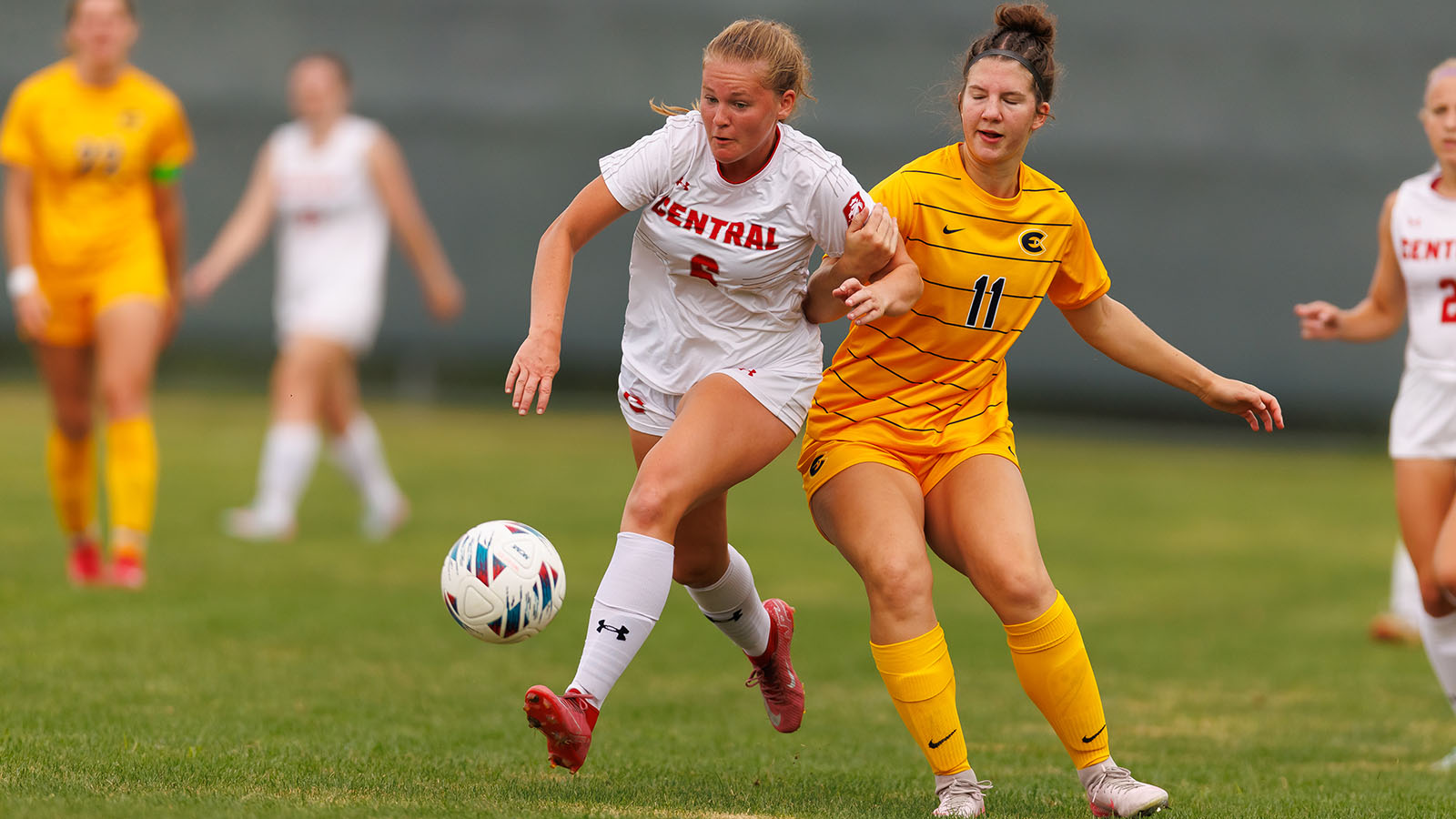 Piper Eighmy makes a pass