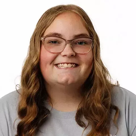 2025 volleyball headshots - student manager Kylie Carstens