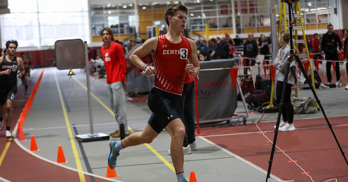 Nathan Vander Waal runs a corner