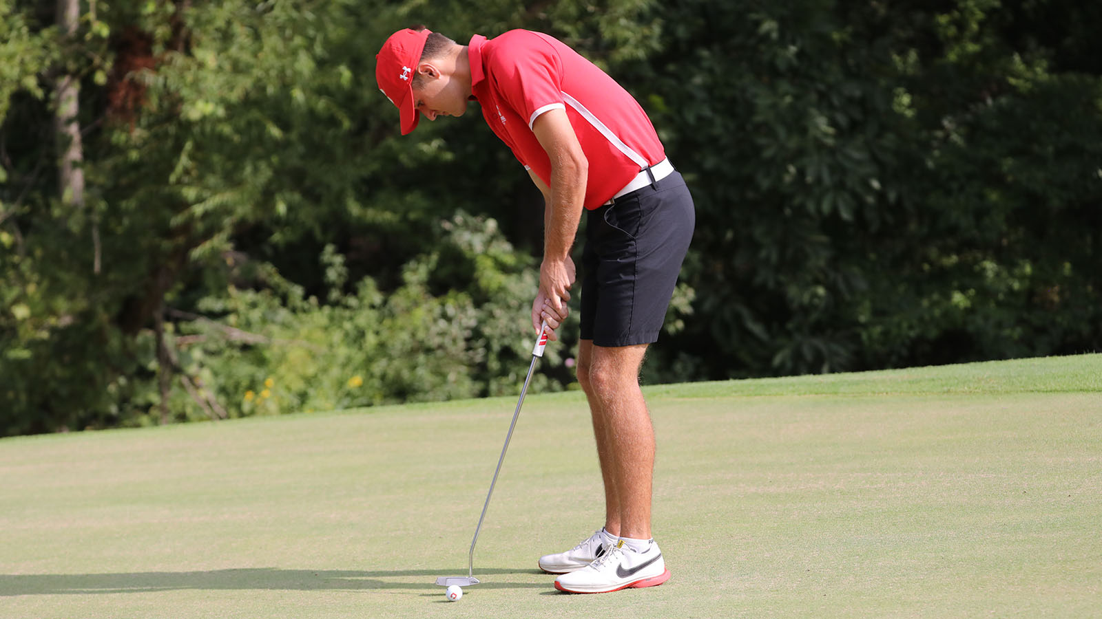 Maison Brandt lines up a putt