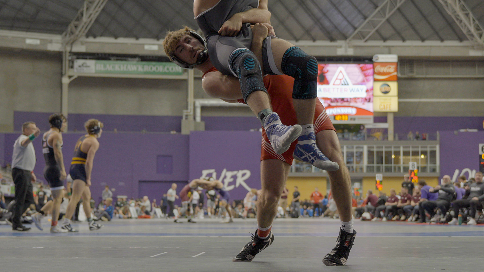 Christian Stanek lifts against JWU