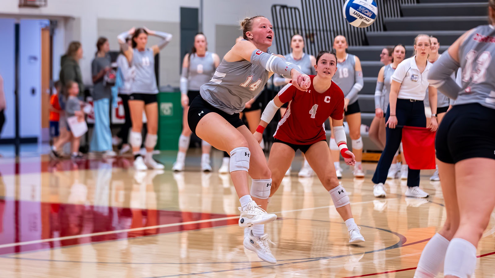 Kinsey Drake dig against Simpson
