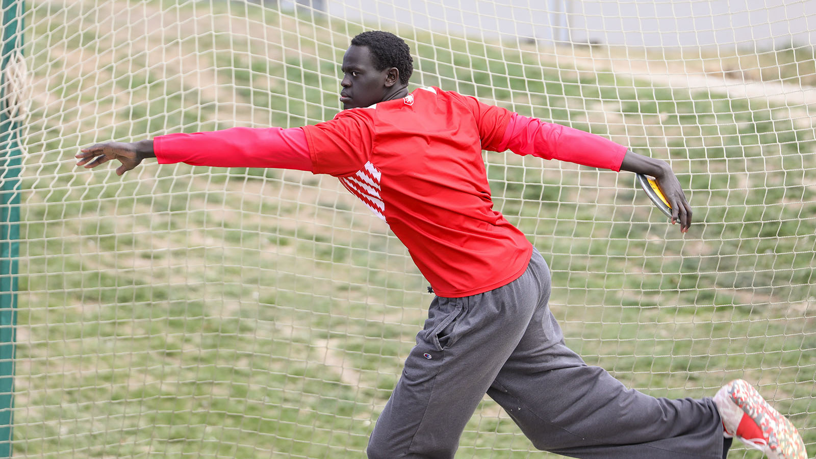 Alier Agau discus throw at Central Invitational