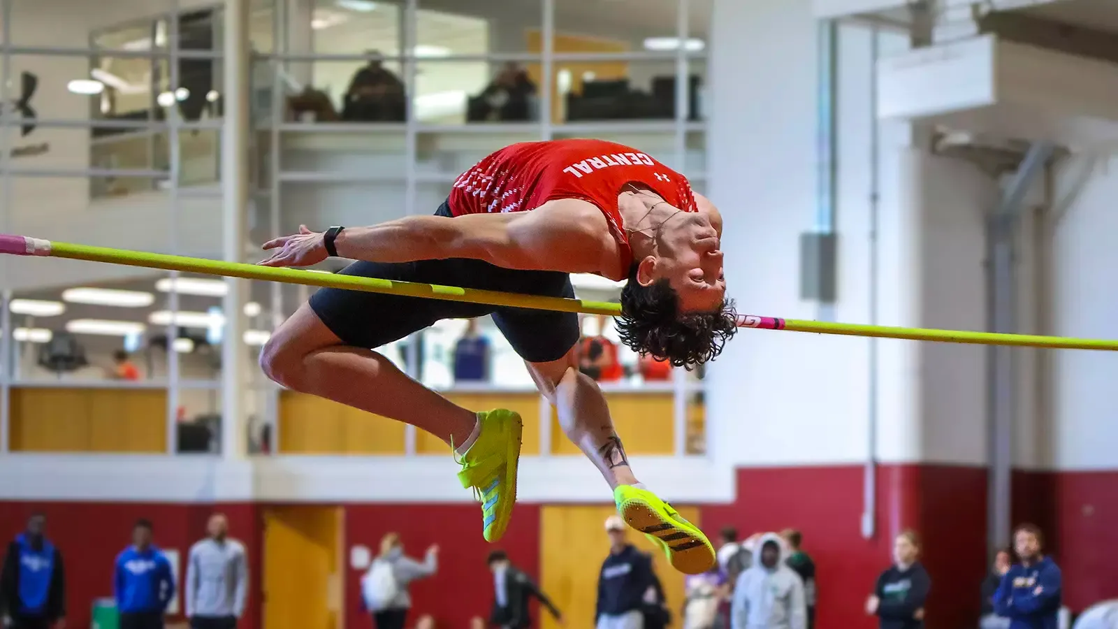 Gunner Meyer high jumping at the Dutch Weather Saver