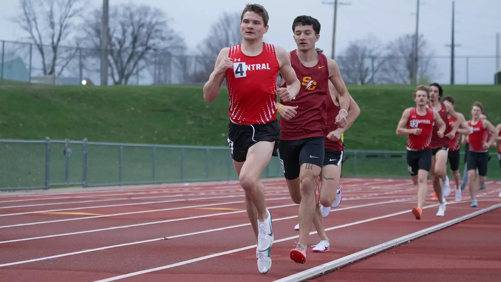 Donovan Card running at the Dutch-Storm meet