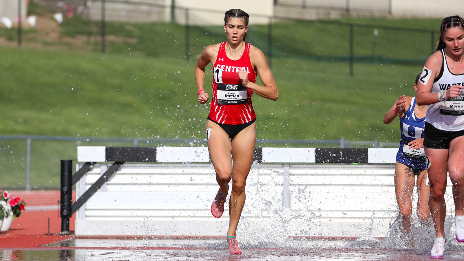 Peyon Steffen in steeplechase pit
