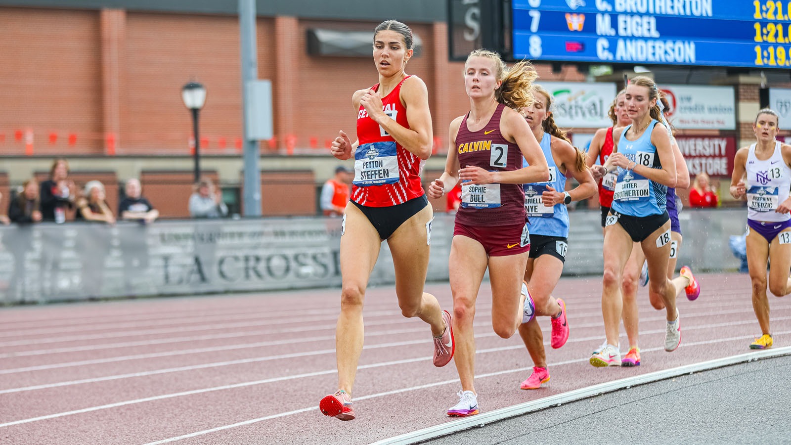 Peyton SteffenPeyton Steffen takes a turn during the 5K at NCAA outdoorstakes a turn during the 5K at NCAA outdoors