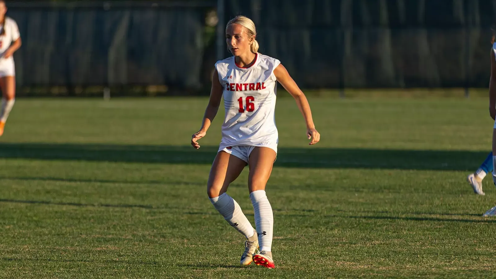 Sami Anderson on the field against Illinois College