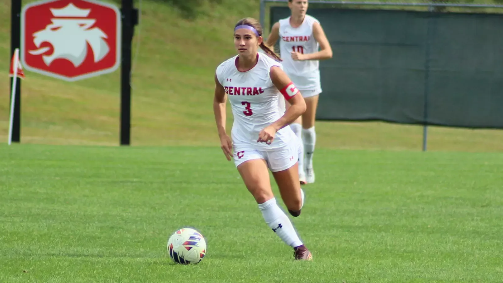 Kylie Bloomstrom dribbling the ball