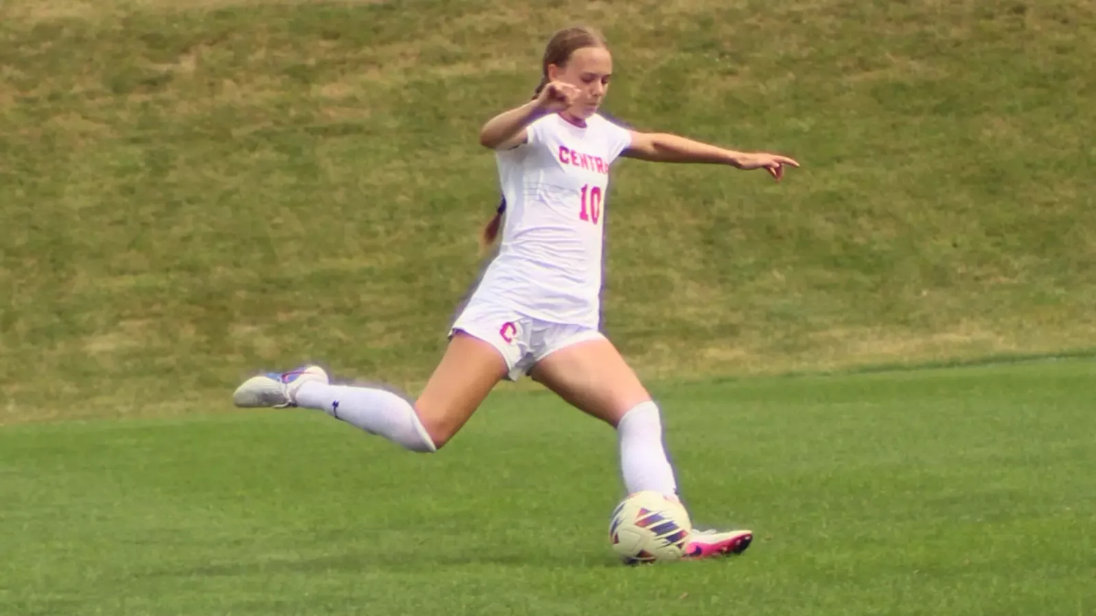 Emerson Holle set to shoot the ball