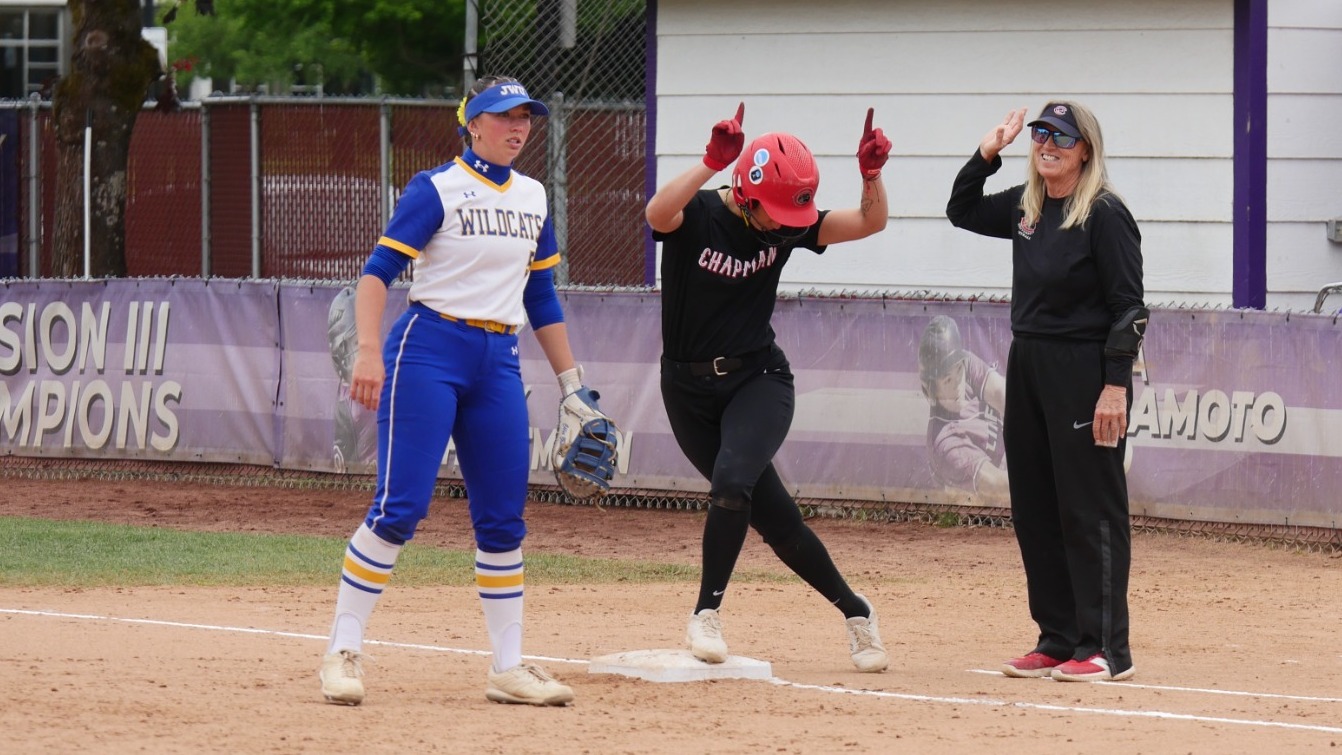 Mo Lynch celebrates a base hit