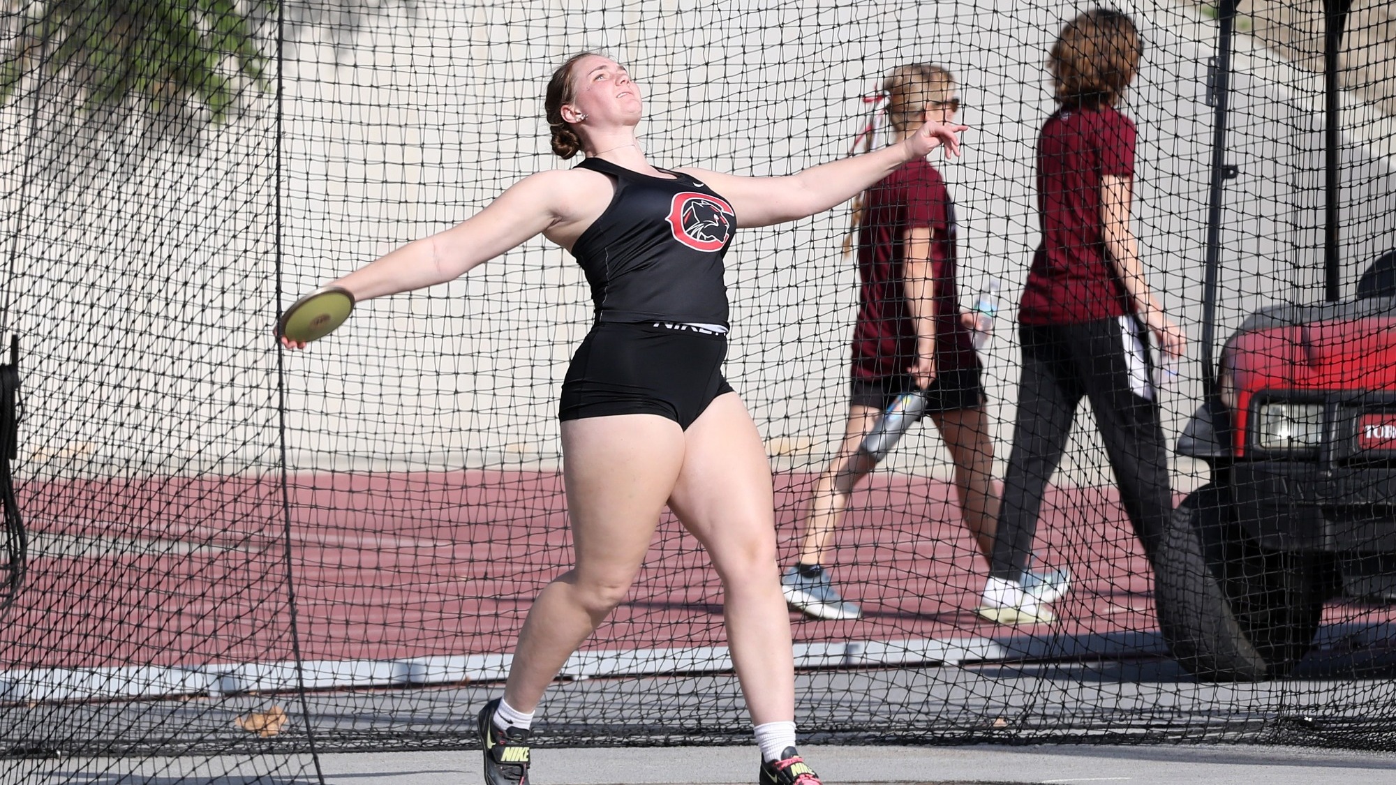 Chloe Mitchell throwing the discus.