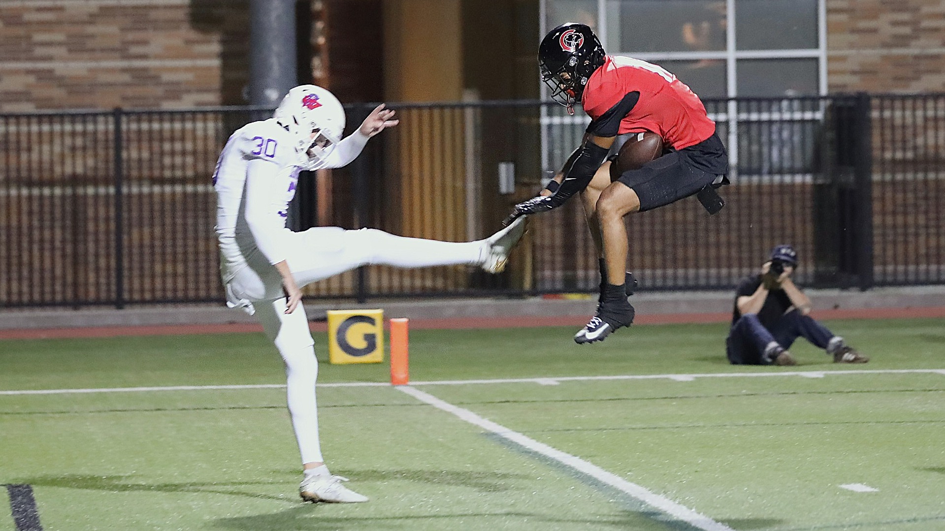 Jason Bruce blocks punt