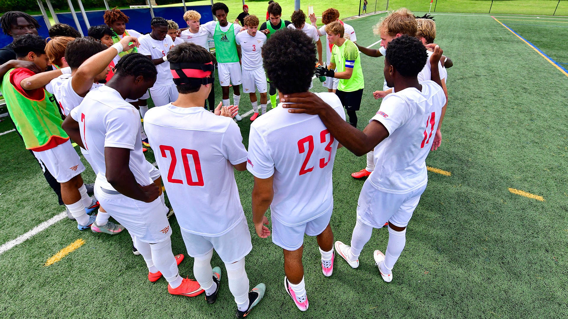 Huddle 3