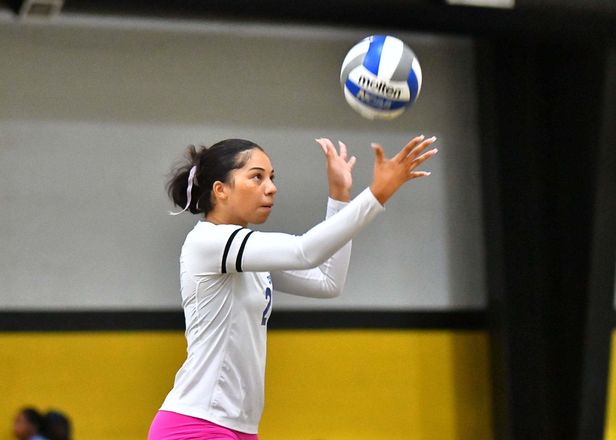 Hassana Coleman serve