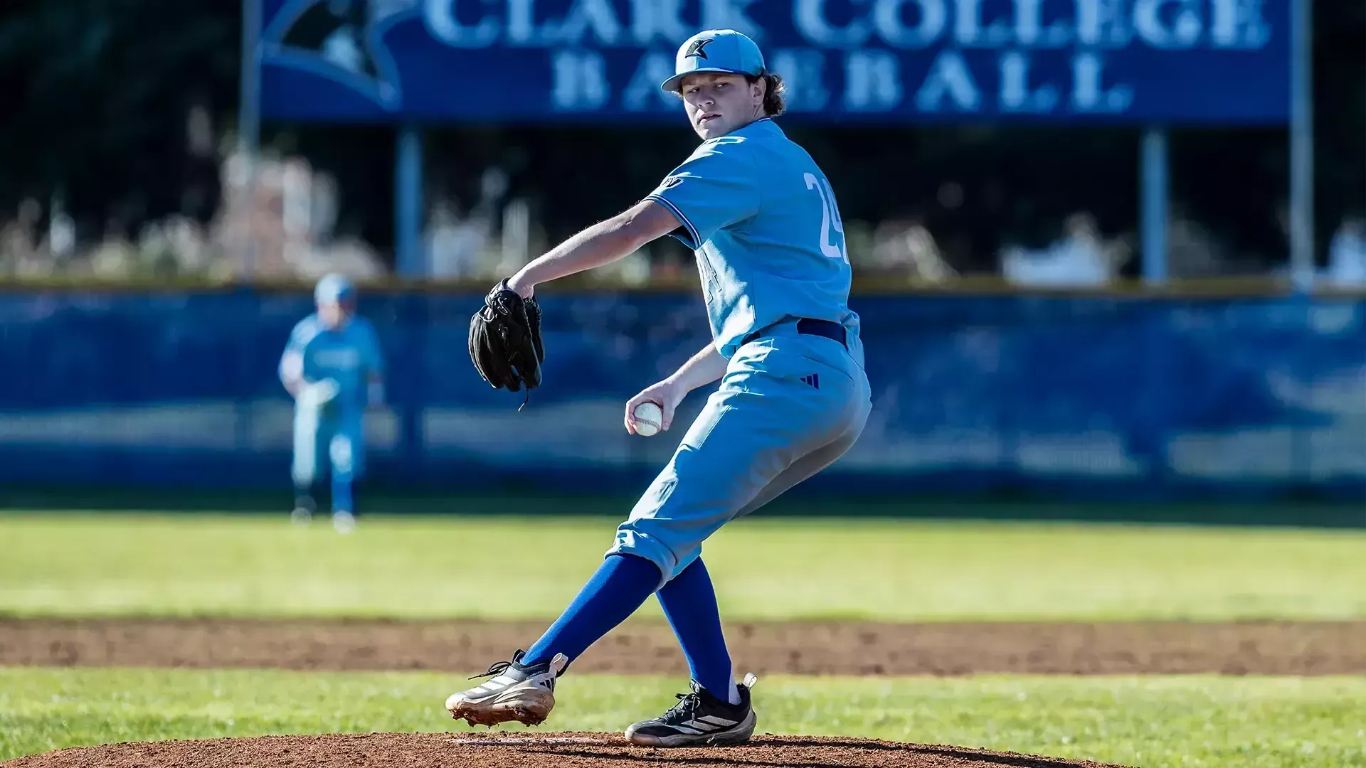 Kenneth Hall pitching vs clackamas
