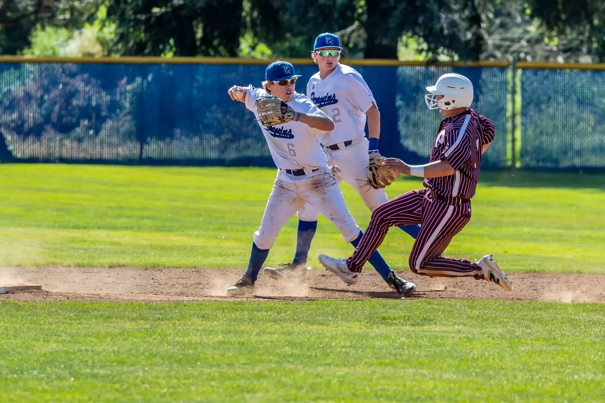 Kobin Mullins making the defensive play at second base