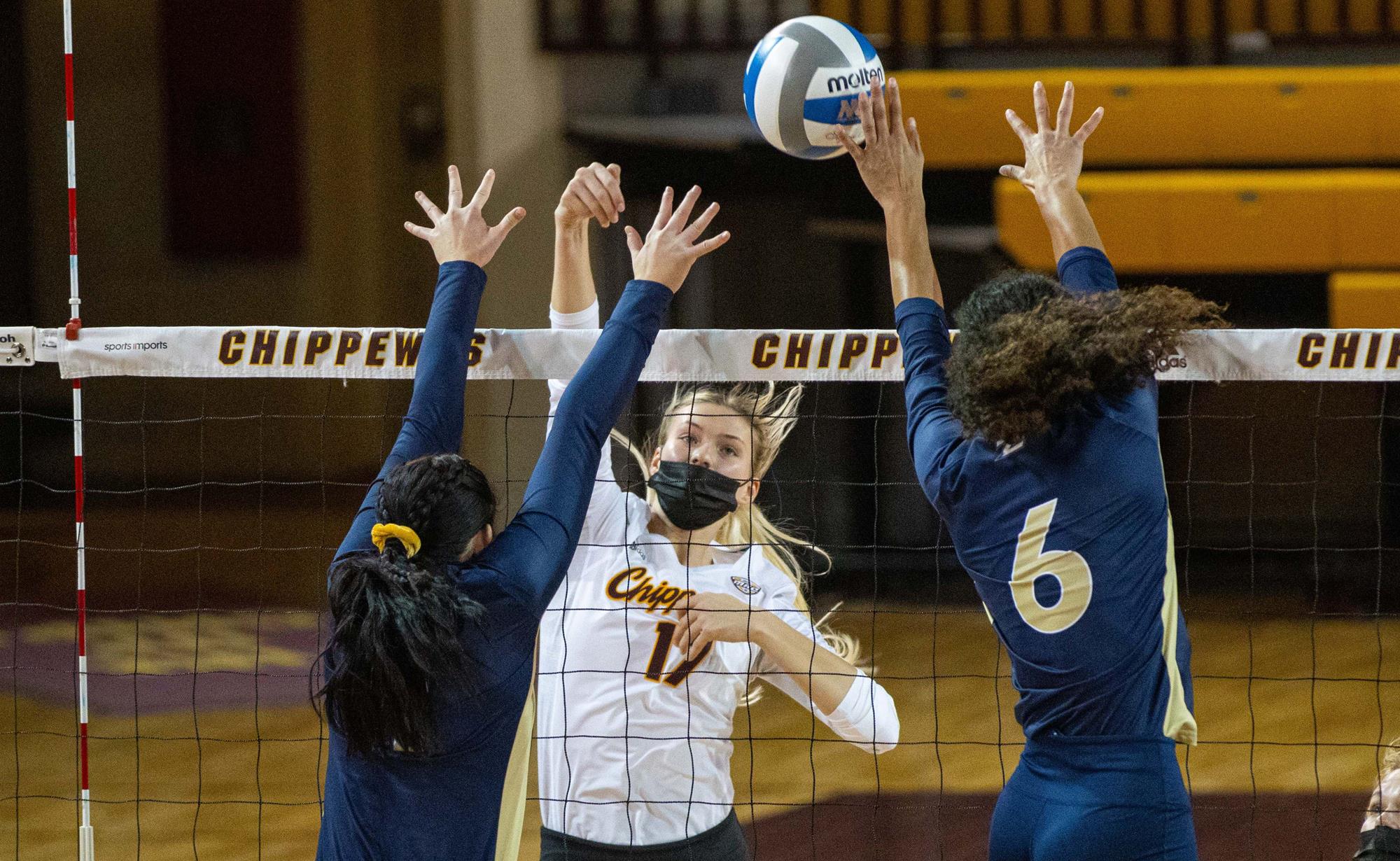 Volleyball Completes Sweep Of Akron Central Michigan University Athletics