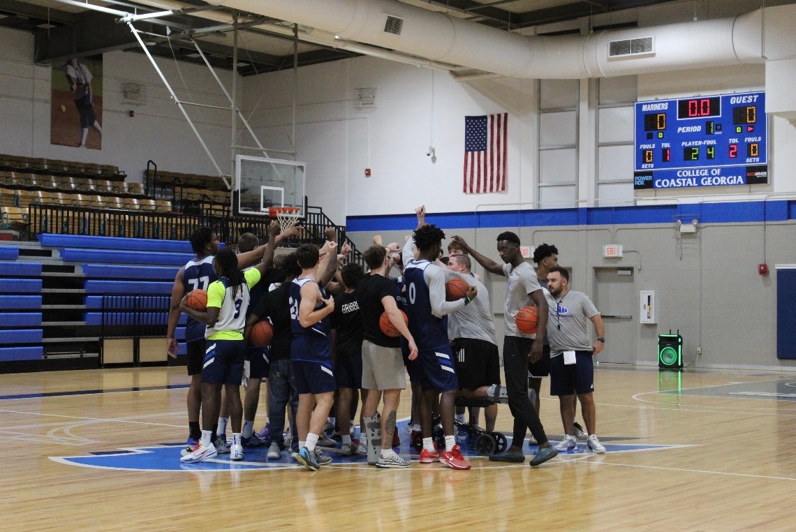 Men's Basketball Team