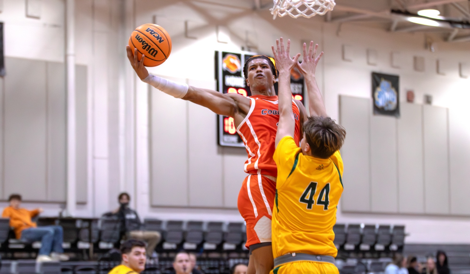 Morel finishing at the rim